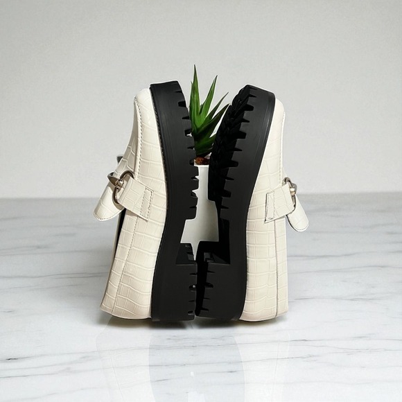 Steve Madden‎ Lug Sole Loafers Size 7.5 White Croc Embossed Hardware Accents - Picture 8 of 9